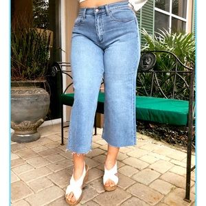NWT Crop blue Jeans Sz 11